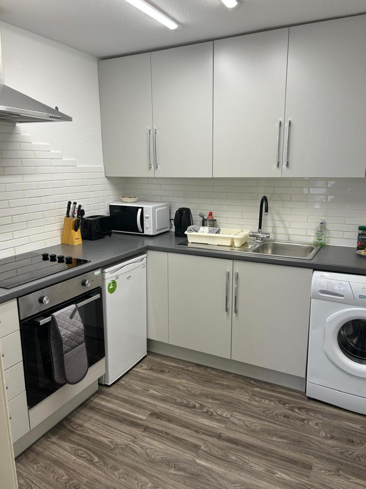Central, Cafe Society Around The Corner, Barony Street Apartment