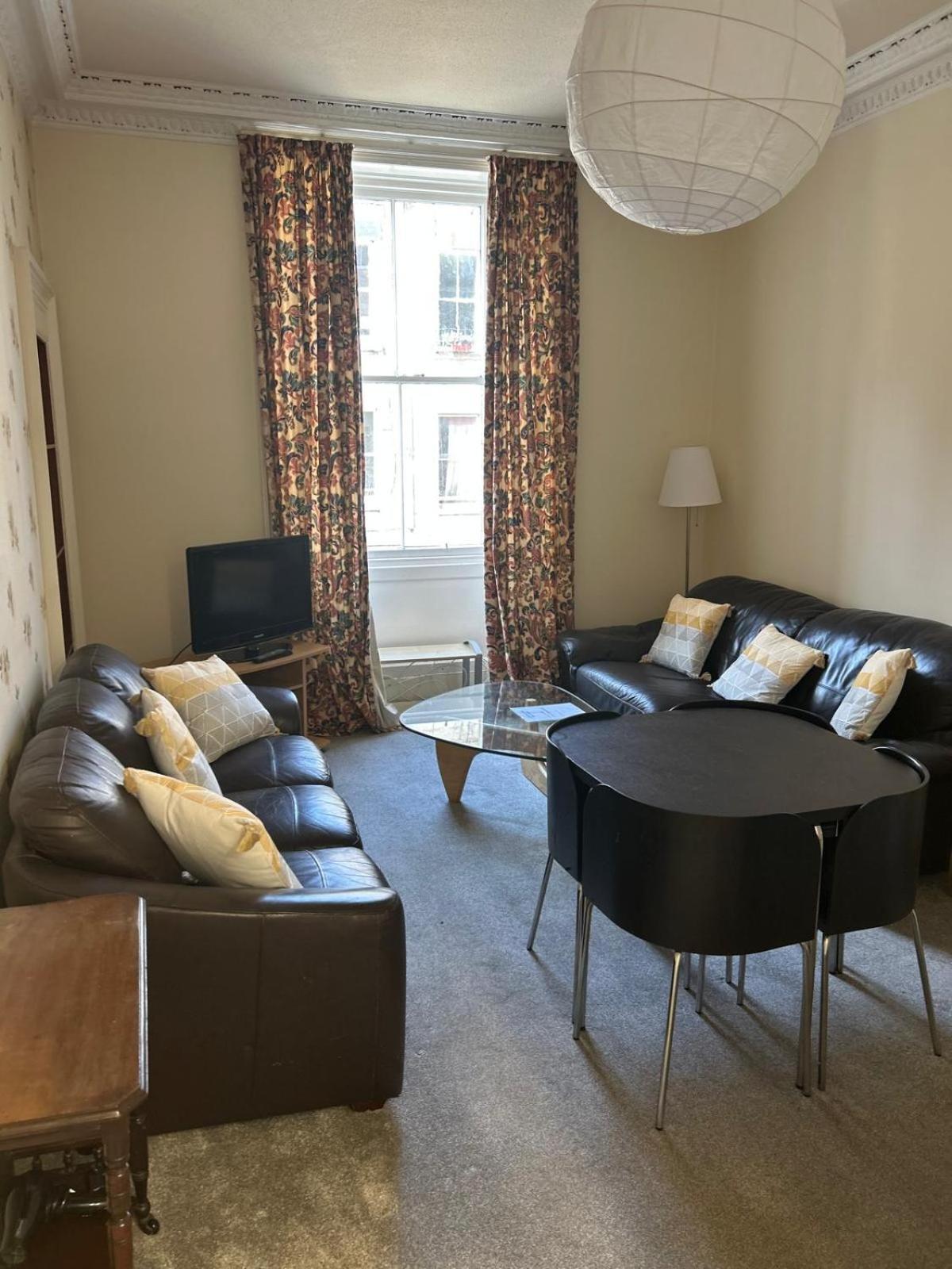 Central, Cafe Society Around The Corner, Barony Street Apartment Edinburgh